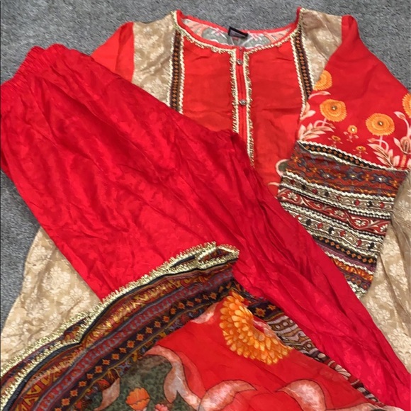 Pakistani dresses - Picture 8 of 10